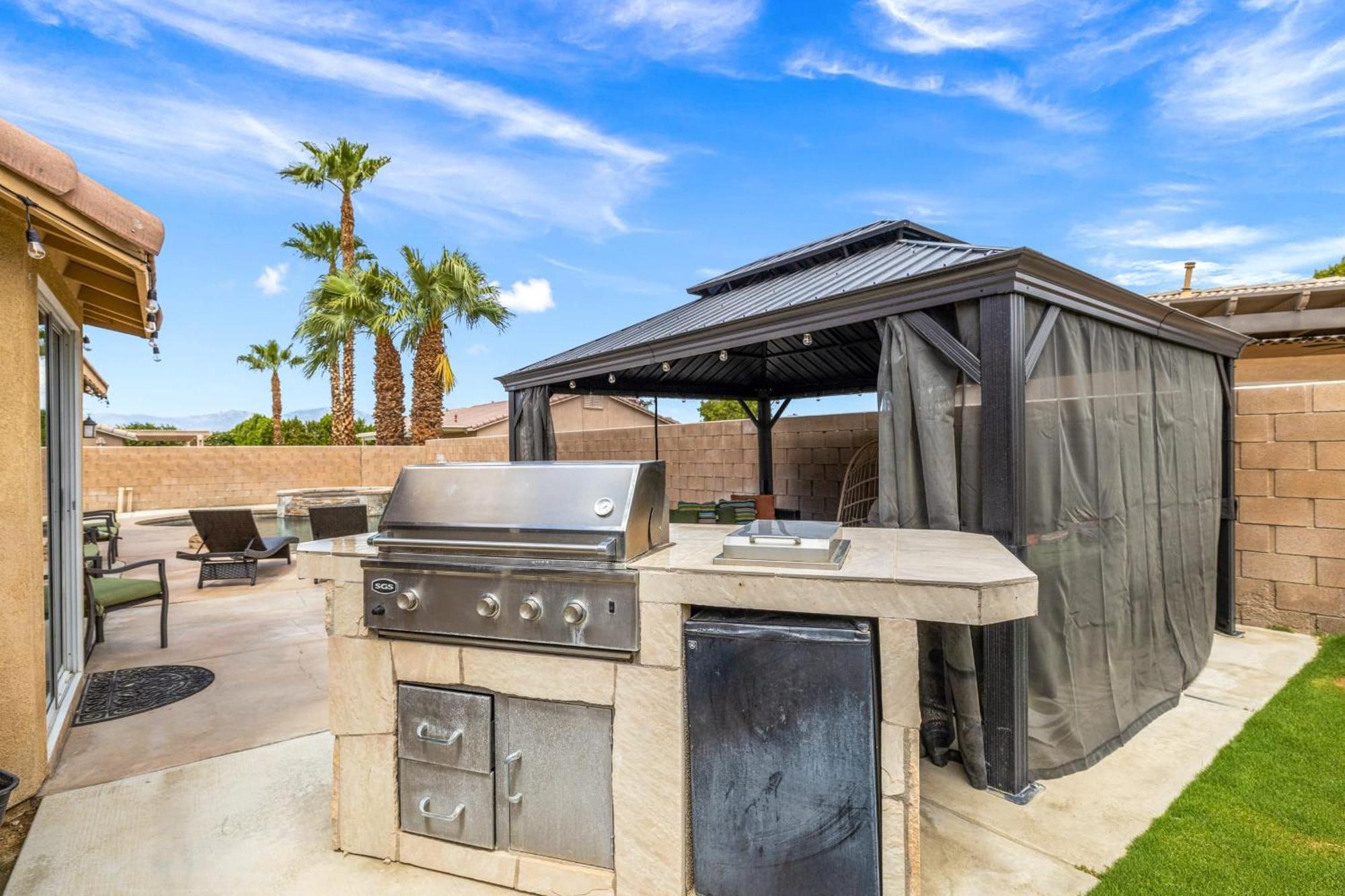 Pacifica Sur By Avantstay Pool Hot Tub Gazebo Indio Exterior photo