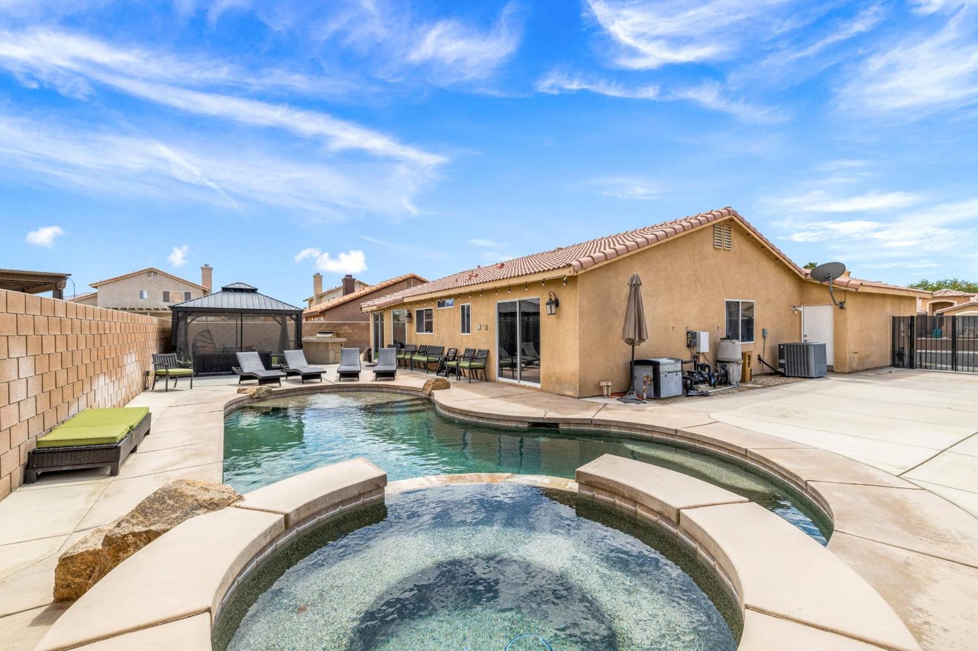 Pacifica Sur By Avantstay Pool Hot Tub Gazebo Indio Exterior photo